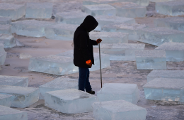 零下20度！沈阳采冰人低温里采冰一片繁忙