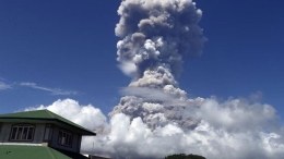 菲律宾马荣火山喷发危险上升　