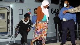 利比亚海军救起非法移民