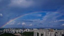 贵阳市上空出现彩虹景观
