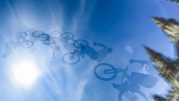 奥地利举办自行车节
