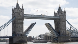 伦敦塔桥迎125周岁生日