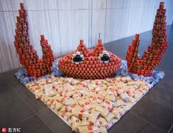 纽约10万个易拉罐打造创意雕塑