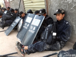 新疆警察执行任务的这几张照片感动网友