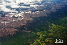 万米高空下俯瞰新疆