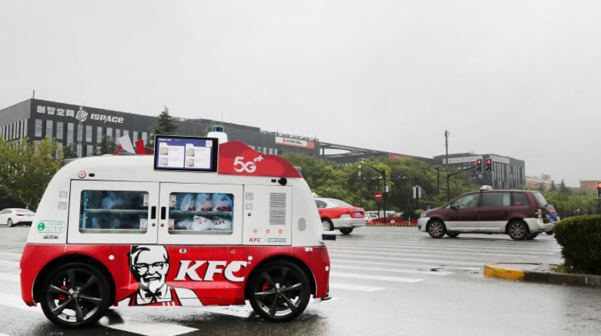 上海：无人餐车服务市民