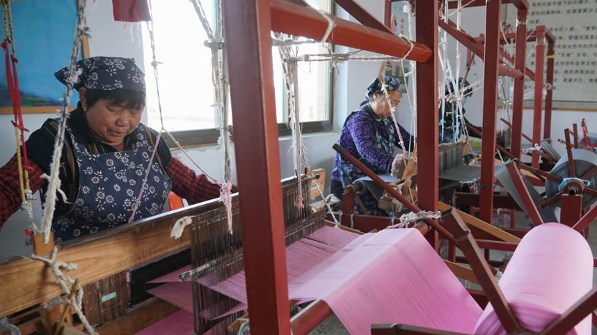 河北迁安：传统纺织土布 助力乡村振兴