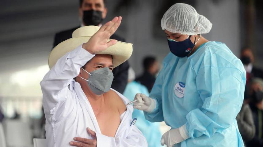 秘鲁总统接种中国国药新冠疫苗