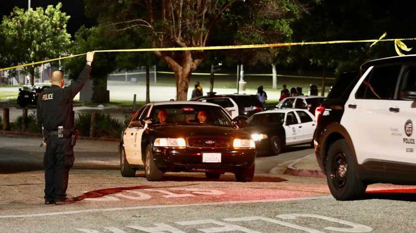 美国洛杉矶一公园内发生枪击致2死5伤 