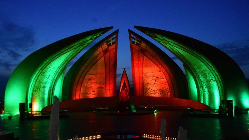 巴基斯坦首都地标建筑亮灯庆祝中巴经济走廊启动十周年
