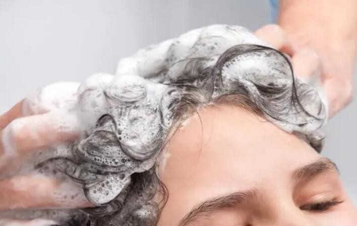 洗发水含硅油会脱发或致癌？一起来了解一下吧