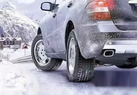 雪天开车小心“打出溜滑” 请掌握这些驾驶技巧