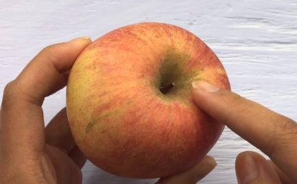 挑苹果牢记4个诀窍 挑出的苹果香甜水分足