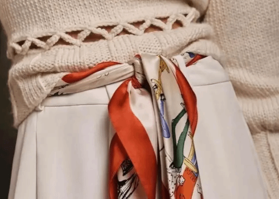 一条小丝巾系住整个春天 细丝巾的N种系法