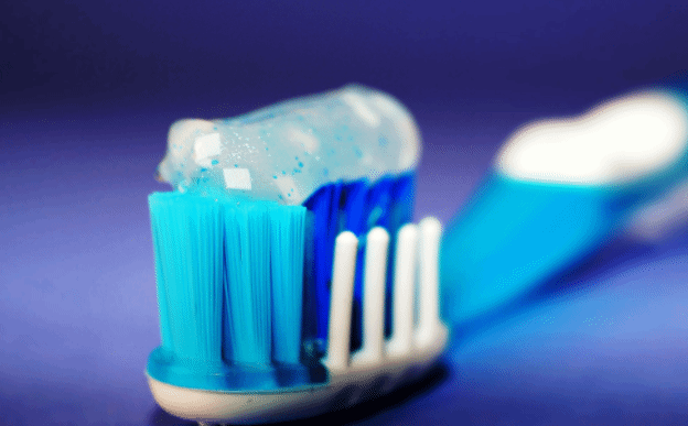 双氟加钙牙膏补氟又补钙？氟和钙与蛀牙啥关系