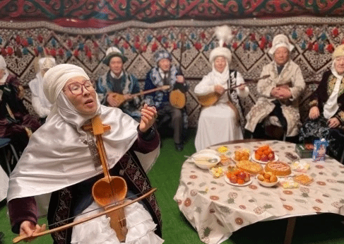 哈萨克斯坦努尔苏丹：民众庆祝纳乌鲁斯节