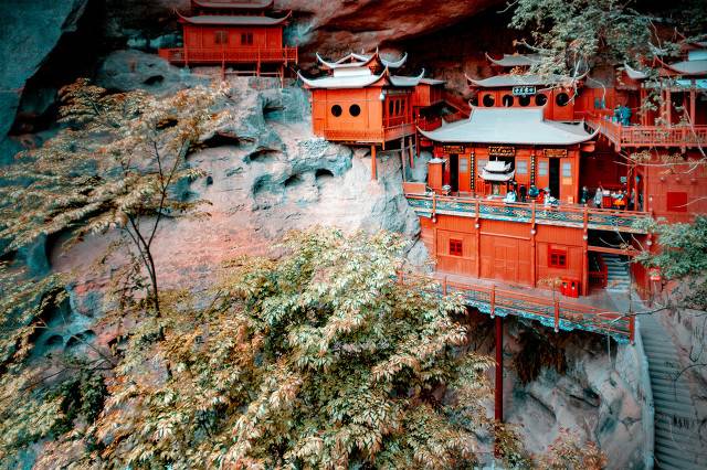 中国8个建在悬崖绝壁上寺庙 你去过哪个