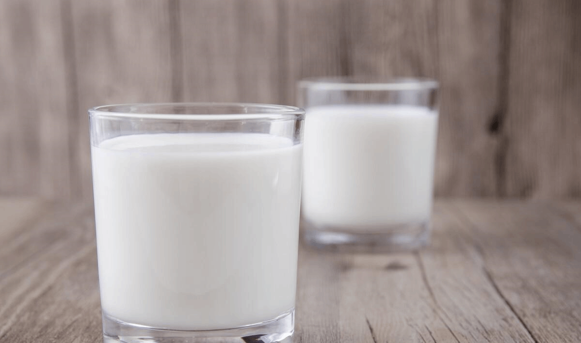 牛奶中含防腐剂不仅有毒还会致癌？这3种假牛奶要少喝
