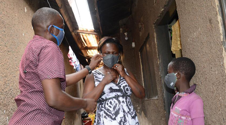 乌干达：发放口罩