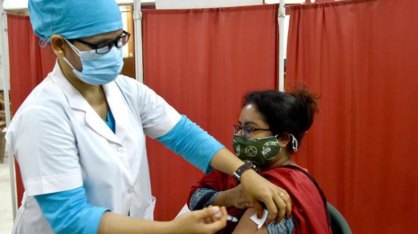 孟加拉国民众接种中国国药新冠疫苗