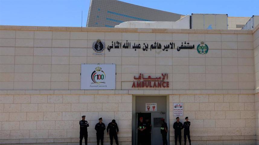 约旦亚喀巴化学气体泄漏事故中受伤的中国公民在医院接受救治