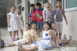 杭州一小学新生中竟有11对双胞胎