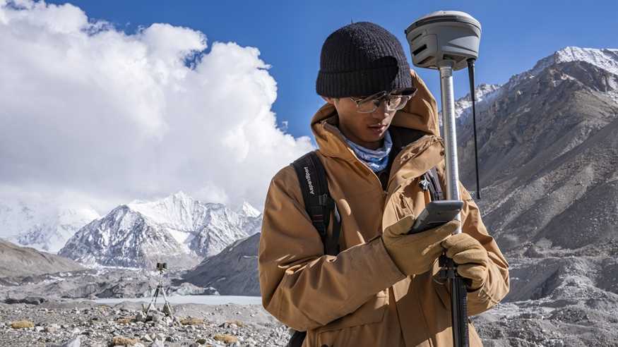 2023珠峰科考丨镜头直击！海拔5200米 科考队员是如何工作的？