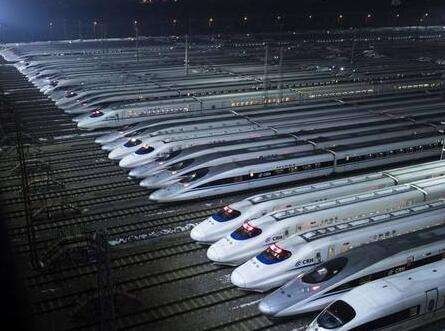 中国高铁运营里程突破4万公里 稳居世界第一