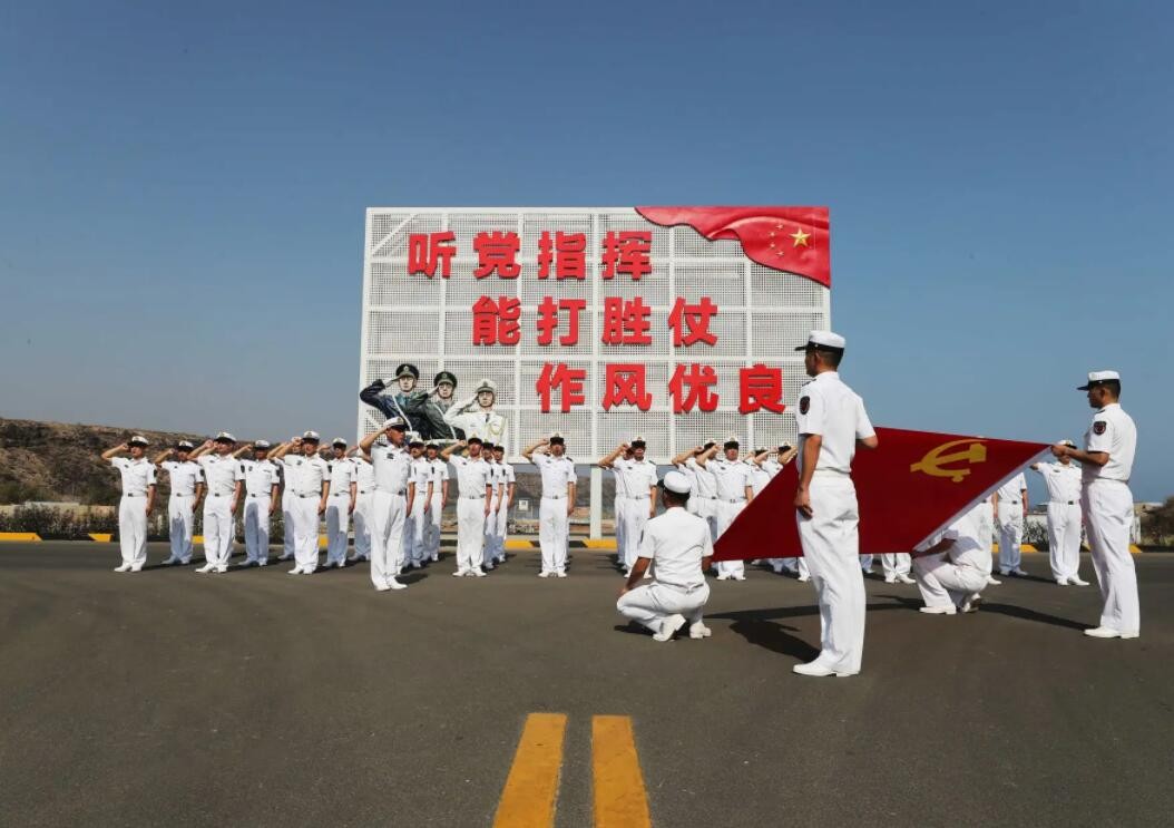 各地开展多种活动庆祝人民海军成立73周年