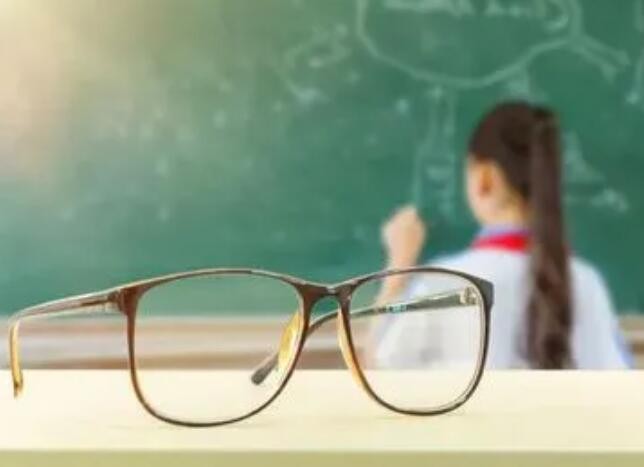 加大眼镜配制监管力度 防范儿童青少年近视“二次伤害”