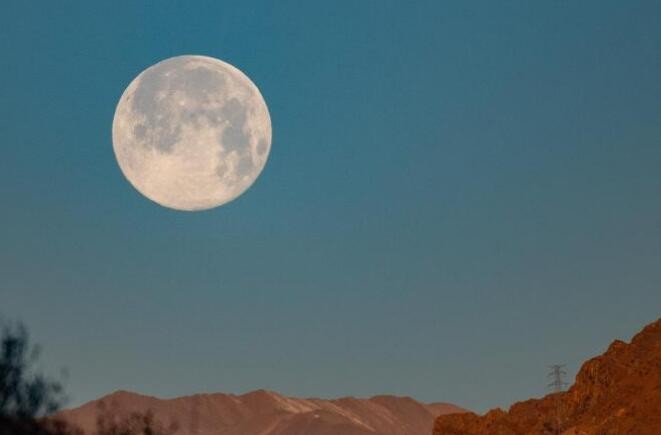 “超级月亮”14日现身夜空，系本年度“第二大满月”