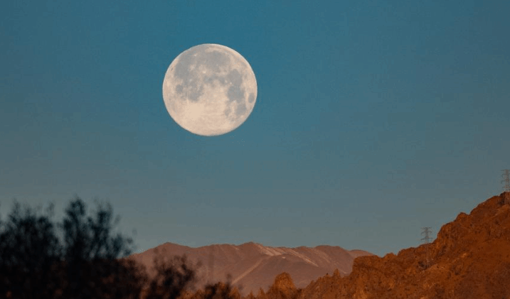 “超级月亮”14日现身夜空 系本年度“第二大满月”