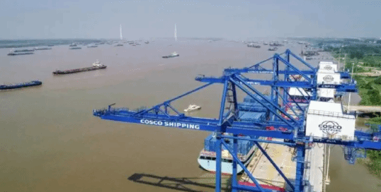 前7月长江干线港口完成货物吞吐量20.2亿吨