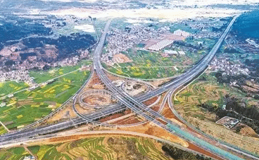 云南新昆楚高速公路全线通车 全长约108公里