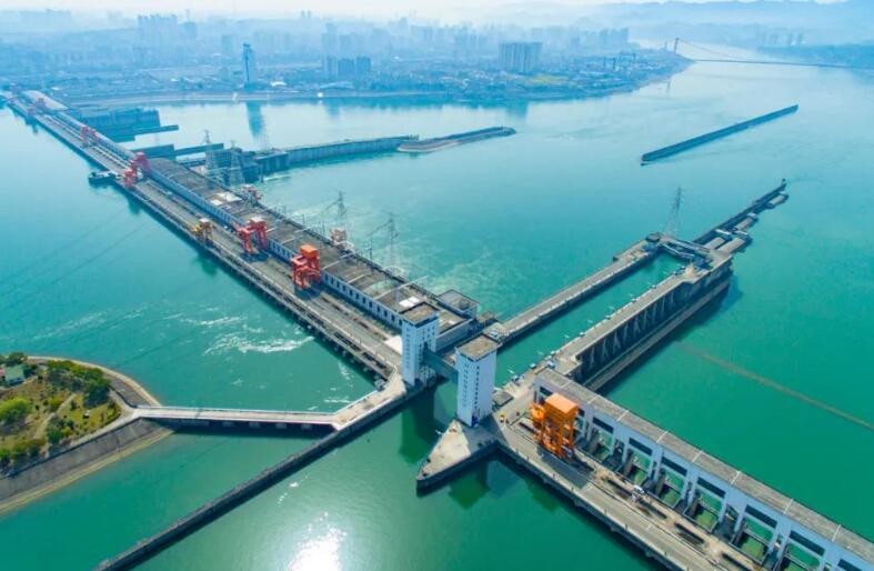 用电需求持续攀升 长江干流梯级电站全力顶峰保供