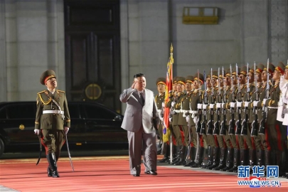 朝鲜举行阅兵仪式庆祝劳动党建党75周年