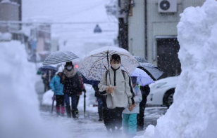 日本多地遭遇暴雪天气 已有超4.5万户停电