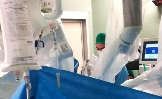 世界首例 意大利医院用手术机器人切除肿瘤
