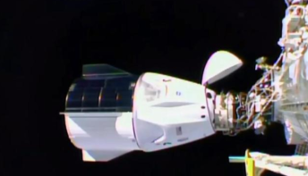 俄宇航员或将乘坐美载人龙飞船飞往空间站