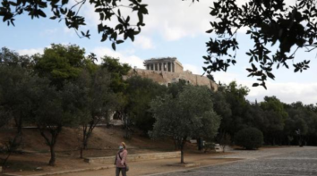 希腊新冠病例超28万例 克里特岛一游客感染