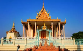 柬埔寨首都金边“封城”两周以阻疫情蔓延