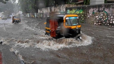 气旋“亚斯”登陆印度 逾120万人紧急疏散