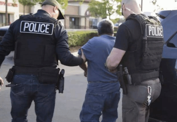 美国将加快驱逐非法移民家庭 6月份逮捕近19万人