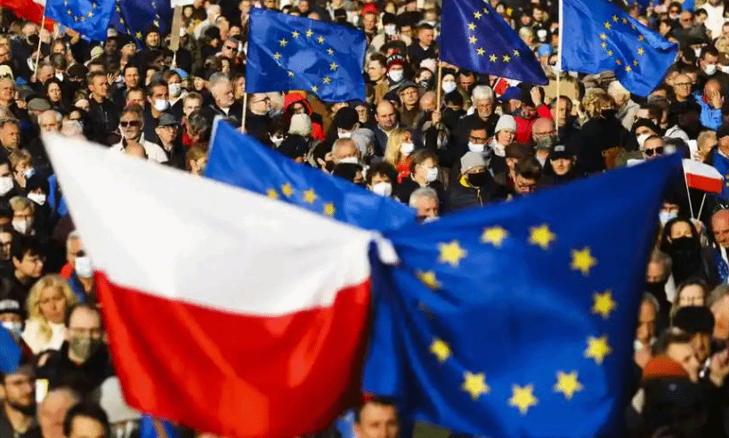 “我们留下来”！担忧脱欧 波兰超10万人举行游行