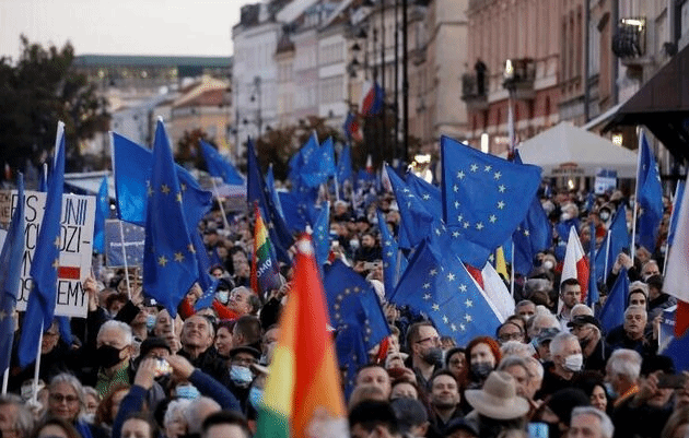 挑战欧盟权威 波兰宪法法院裁决引轩然大波