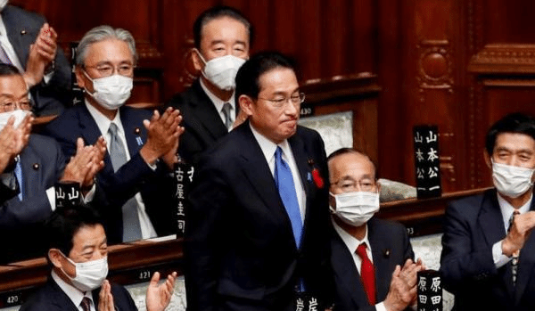 日本政府全体辞职 新首相应仍由岸田文雄担任