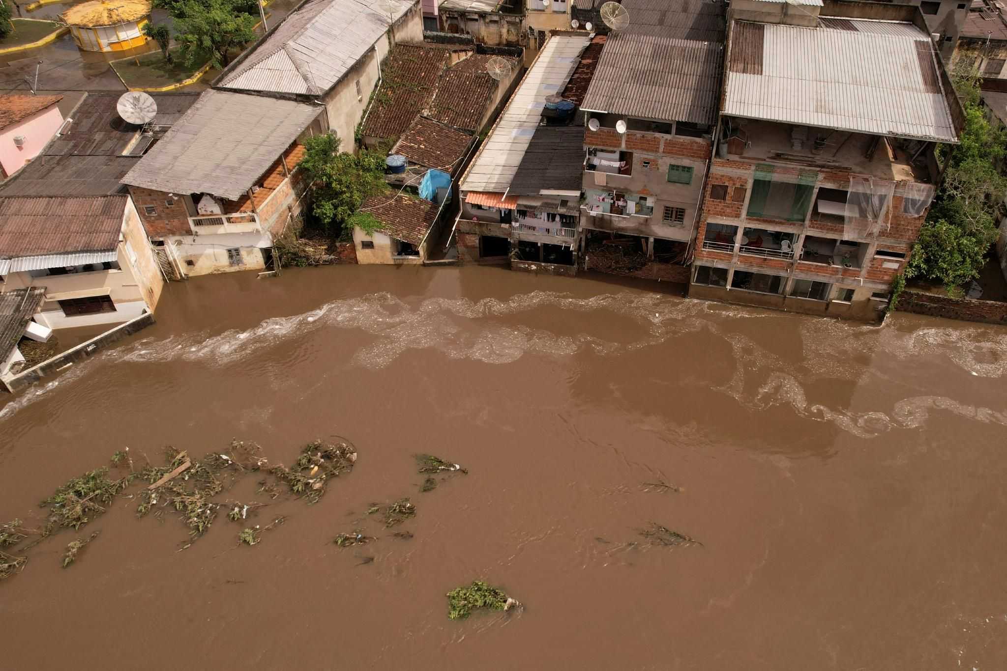 巴西东北部巴伊亚州暴雨成灾至少20人死亡