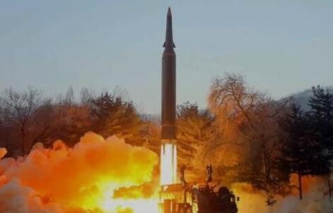 朝鲜再次成功试射高超音速导弹 金正恩到场观看