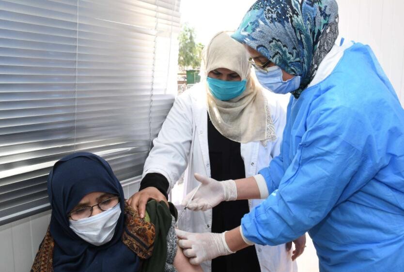 中东国家收紧防疫政策 加快疫苗接种进程