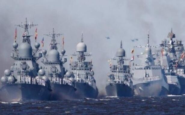 俄罗斯波罗的海舰队举行军事演习